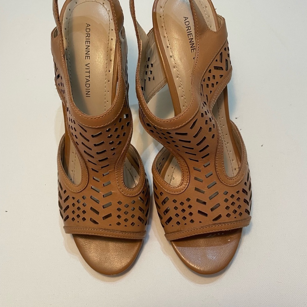 Adrienne Vittadini Brown Cutout Heels 9M SB-N